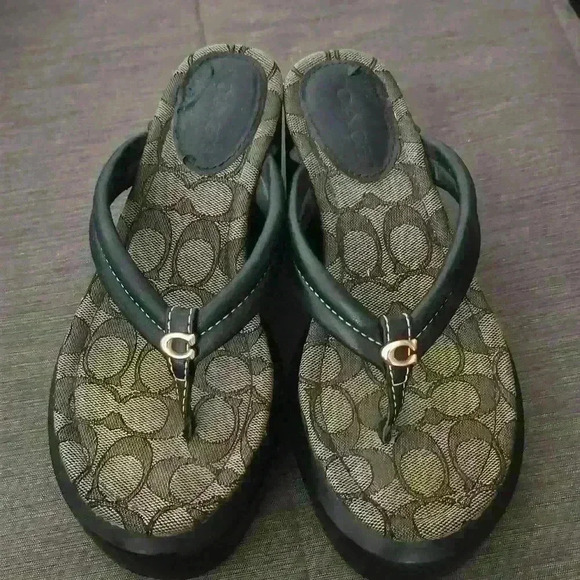 💚Coach Franki Flip Flop in Signature Jacquard Size: 6 - Picture 1 of 11